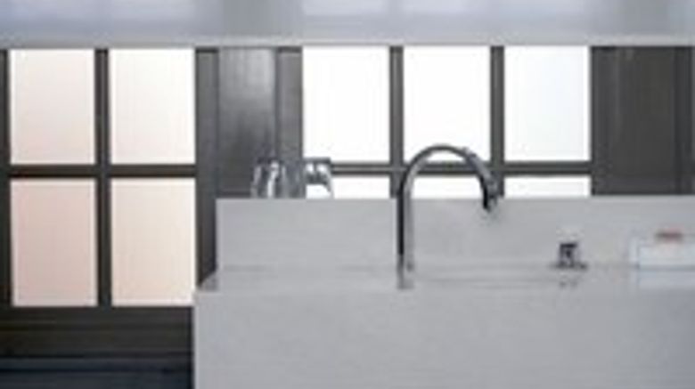 <b>Peppers Gallery Hotel, Canberra Spa</b>