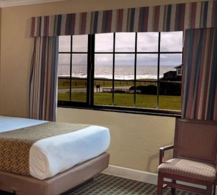 Sea Breeze Inn Room