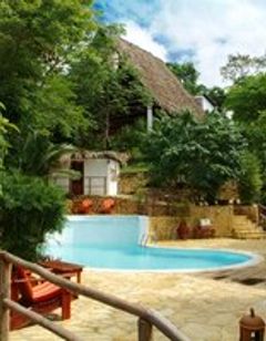 La Lancha Resort
