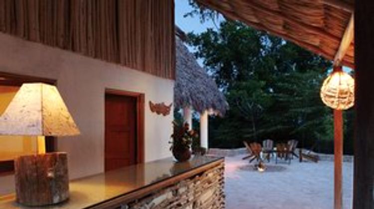 La Lancha Resort Lobby