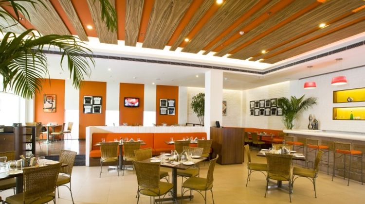 Lemon Tree Hotel, East Delhi Mall Restaurant