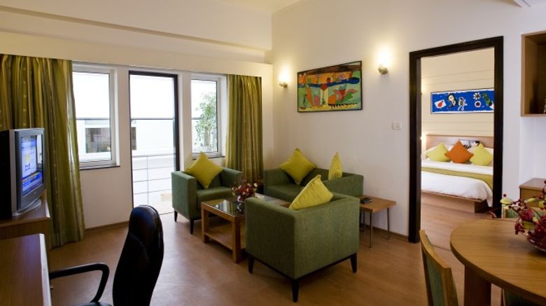 <b>Lemon Tree Hotel, East Delhi Mall Suite</b> <b>Lemon Tree Hotel, East Delhi Mall Suite</b>