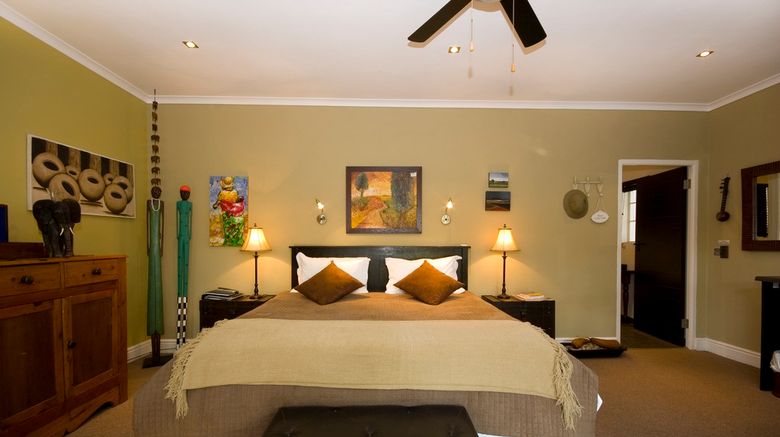 <b>Forest Hall Guest House Suite</b> <b>Forest Hall Guest House Suite</b>