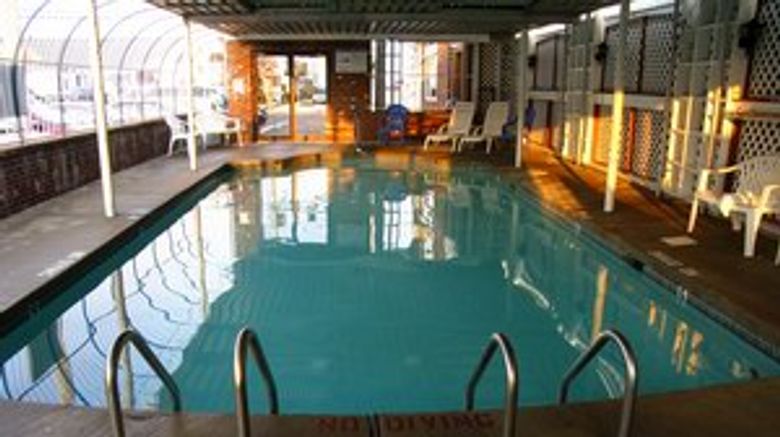 <b>Royal Crest Motor Inn Pool</b>