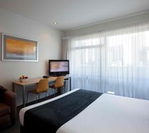 Auckland Harbour Suites Room