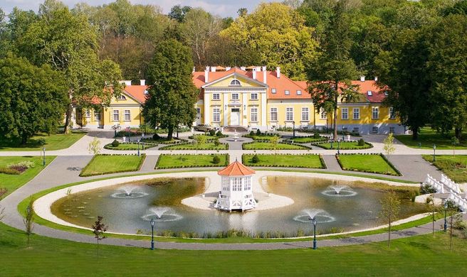 Hertelendy Kastely Exterior