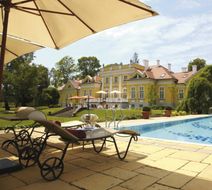 Hertelendy Kastely Pool