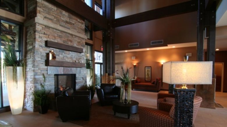 <b>Sunrise Ridge Waterfront Resort Lobby</b>
