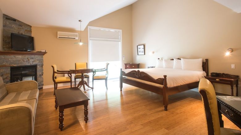 <b>Hotel St-Sauveur Room</b>