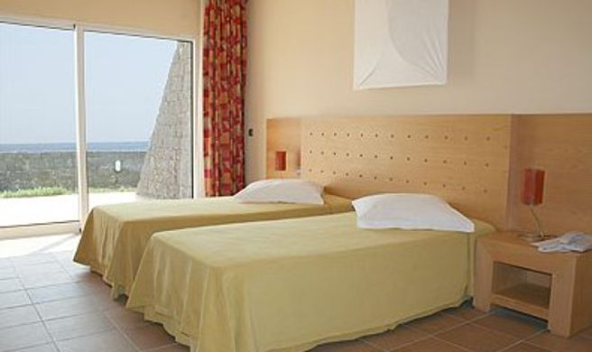 Foya Branca Room