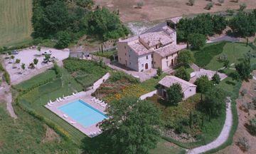 Le Vignole Country House