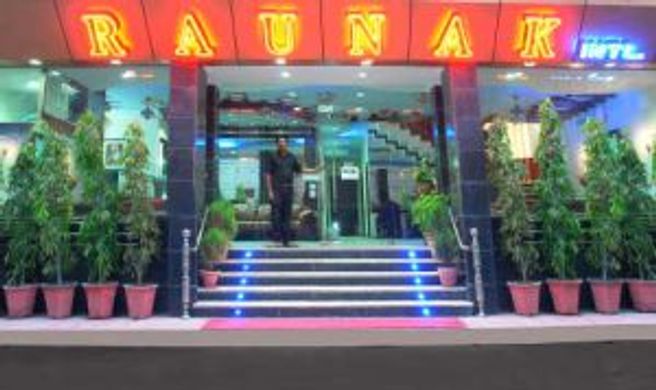 Hotel Raunak International Exterior