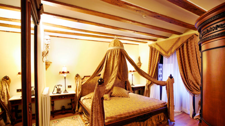 <b>Hotel Real Casona de las Amas Suite</b>