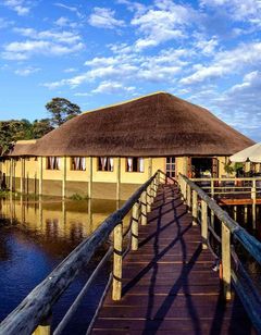 Hakusembe River Lodge