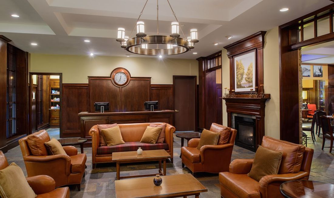 The Gate Hotel JFK Airport Lobby