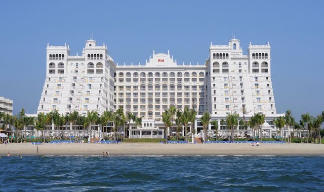 Hotel Riu Palace Pacifico Exterior