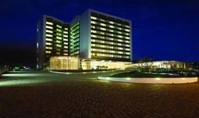 Ramada Powai Hotel & Convention Ctr Exterior