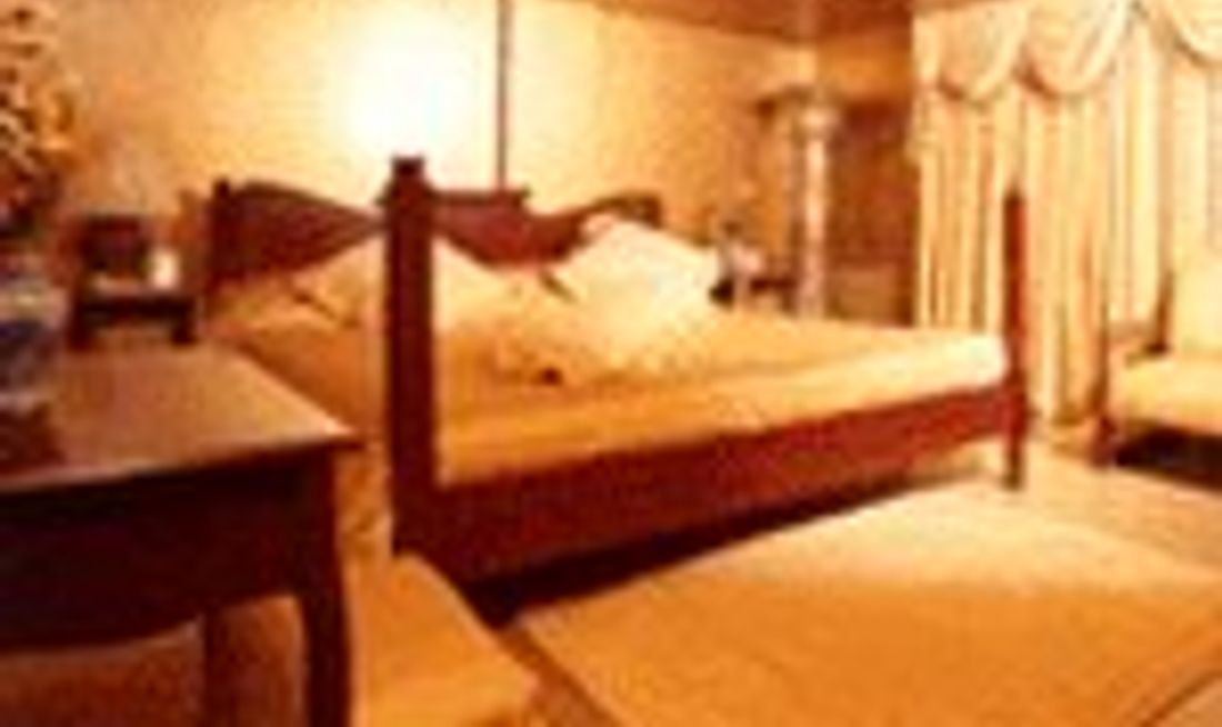Paco Park Oasis Hotel Suite