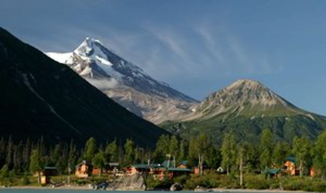 Redoubt Mountain Lodge Exterior