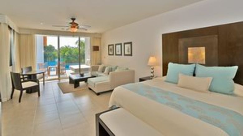 <b>Secrets Aura Cozumel Room</b> <b>Secrets Aura Cozumel Room</b>