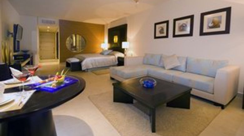 <b>Secrets Aura Cozumel Suite</b> <b>Secrets Aura Cozumel Suite</b>