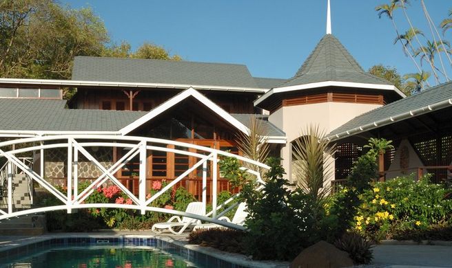 Spring House Bequia Exterior