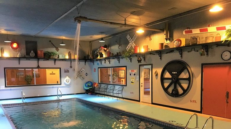 <b>Depot Inn & Suites Pool</b>