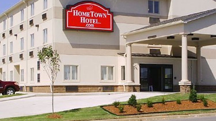 HomeTown Hotel Exterior