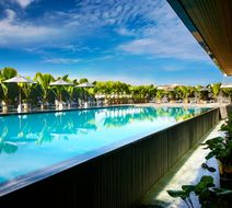 voco Kuching Pool