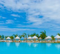 Wyndham Grand Playa Blanca Pool