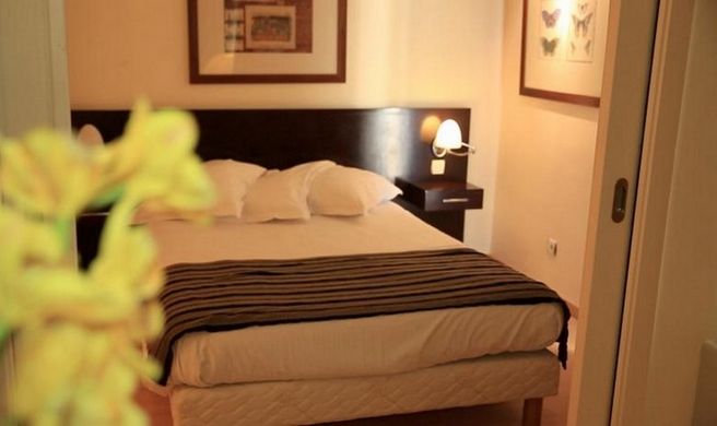 Adonis Excellior Grand Geneve Room