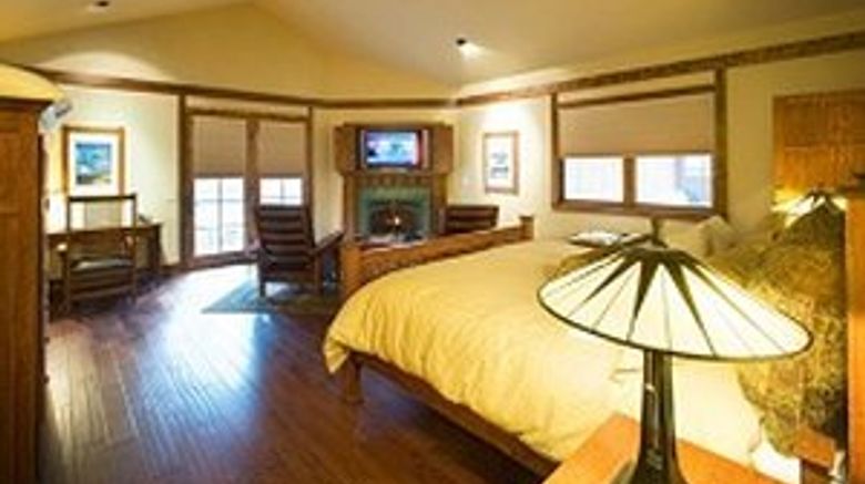 <b>FivePine Lodge & Conference Center Room</b> <b>FivePine Lodge & Conference Center Room</b>