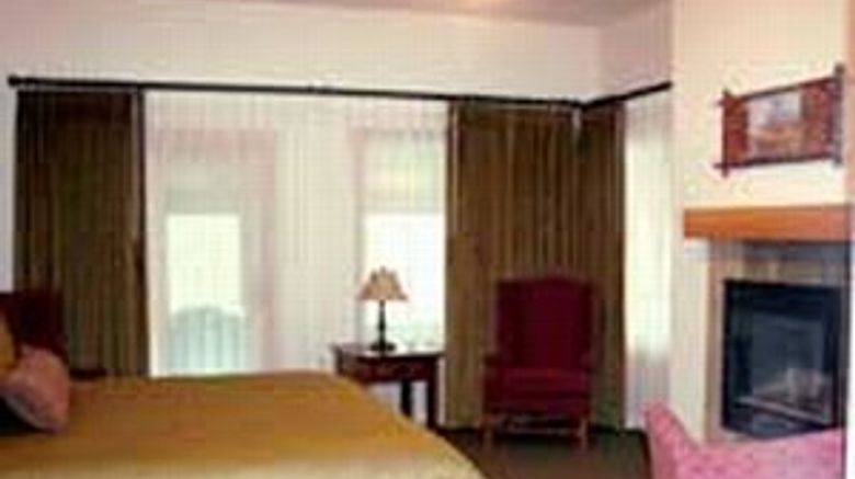 <b>The Lodge at Sandpoint Room</b>