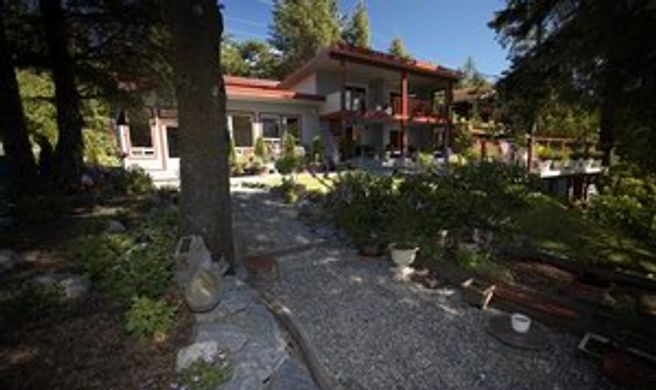 Black Bear Inn Exterior