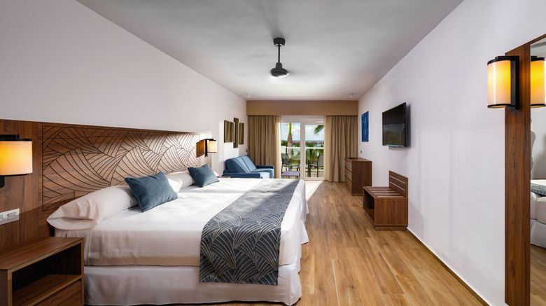 <b>Riu Montego Bay-Adults Only Room</b> <b>Riu Montego Bay-Adults Only Room</b>