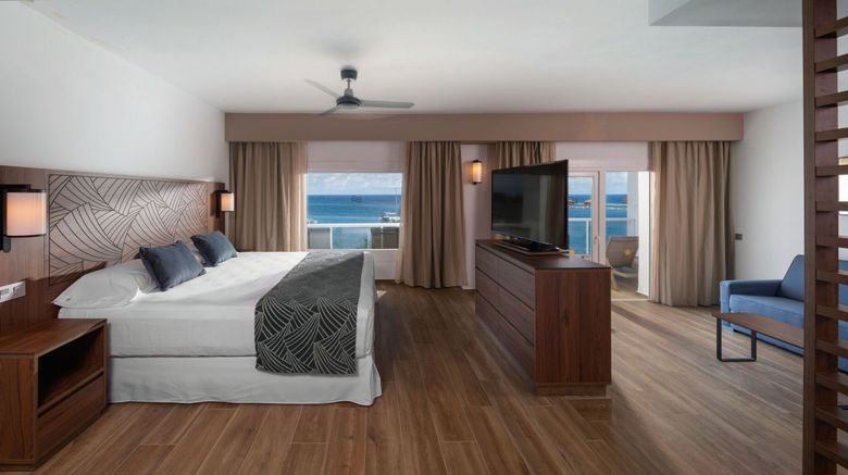 <b>Riu Montego Bay-Adults Only Suite</b> <b>Riu Montego Bay-Adults Only Suite</b>