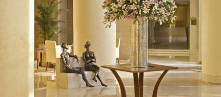 Trident Bandra Kurla Mumbai Lobby