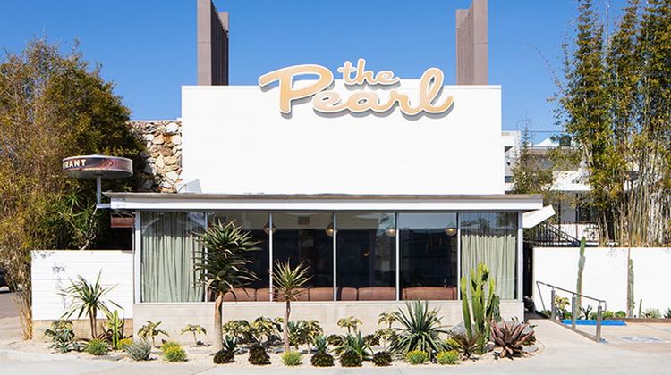 The Pearl Hotel Exterior