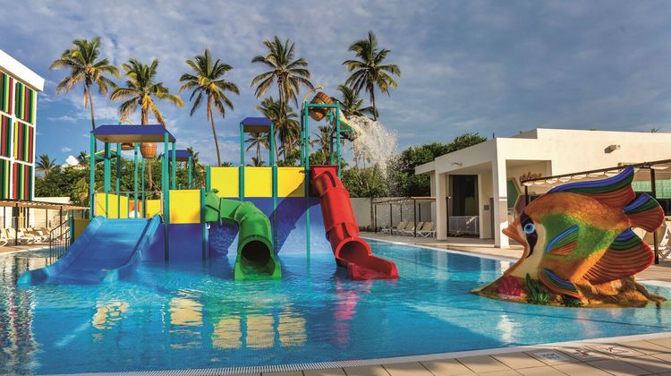 Hotel Riu Emerald Bay Pool