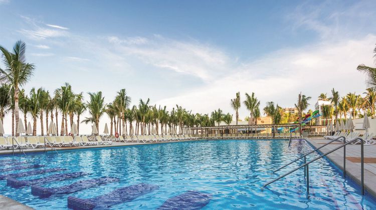 Hotel Riu Emerald Bay Pool