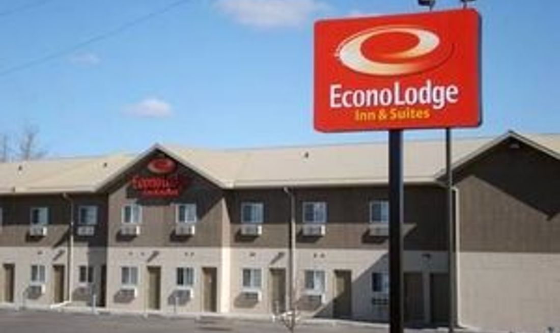Travel Inn & Suites Innisfail Exterior