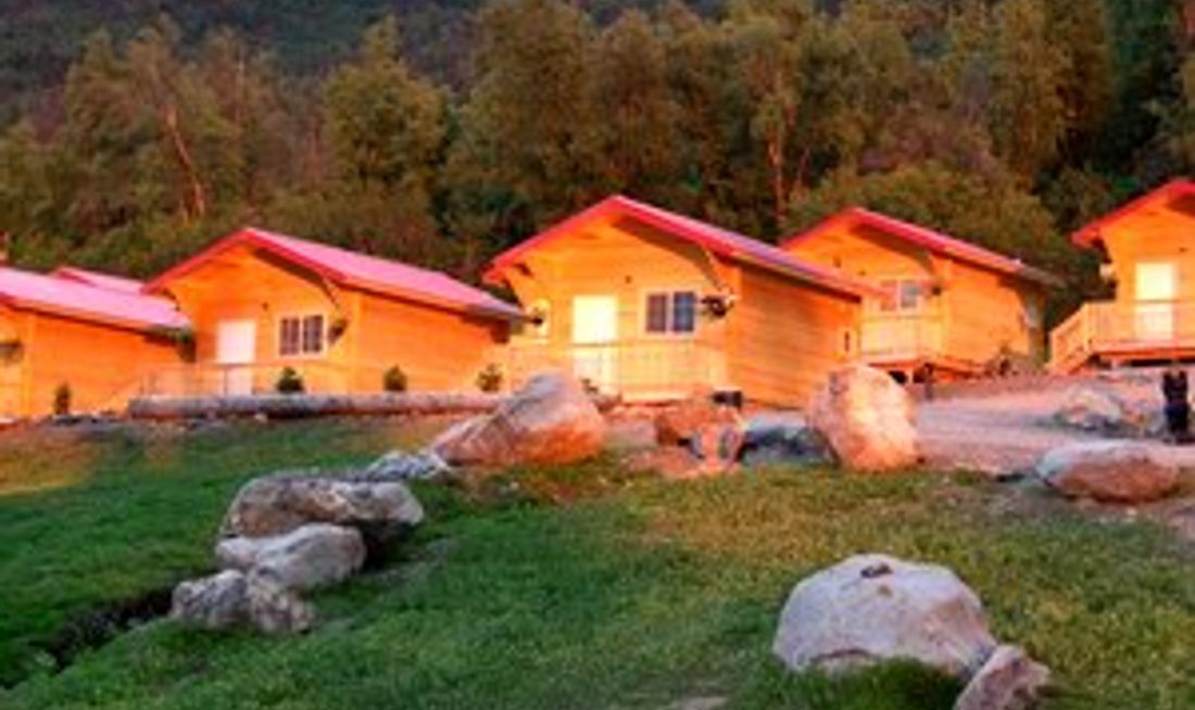 Knik River Lodge Exterior