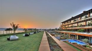 7800 Cesme Residences & Hotel