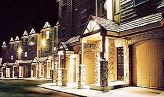 Collins Lake Resort Exterior