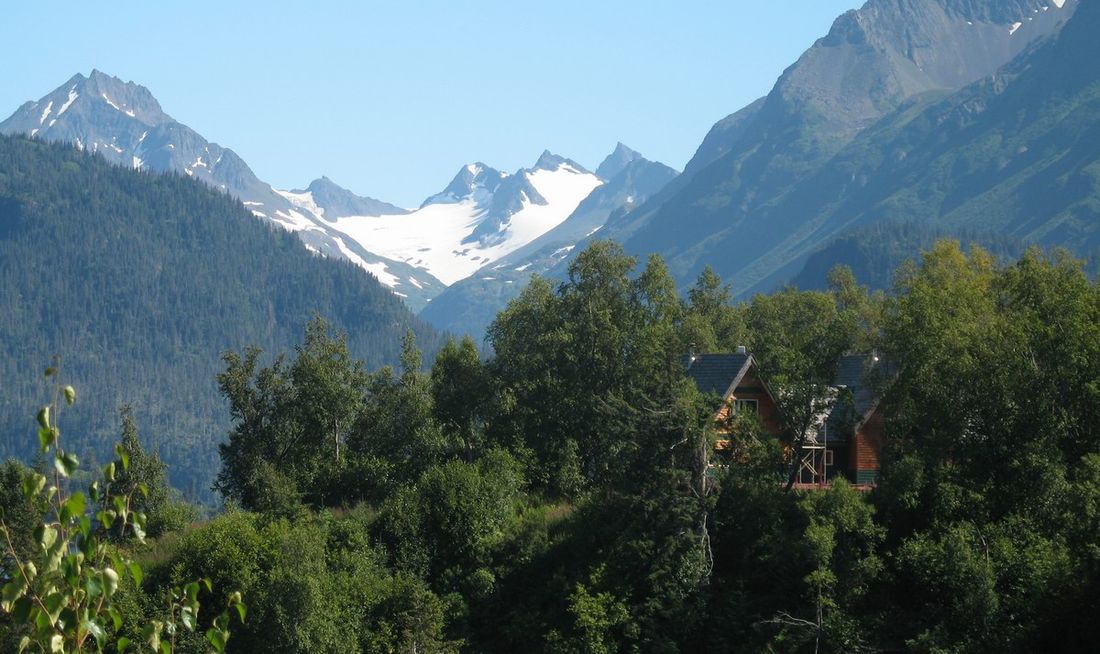 Alaska's Ridgewood Wilderness Lodge Exterior