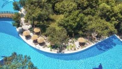 AKKA Antedon Hotel