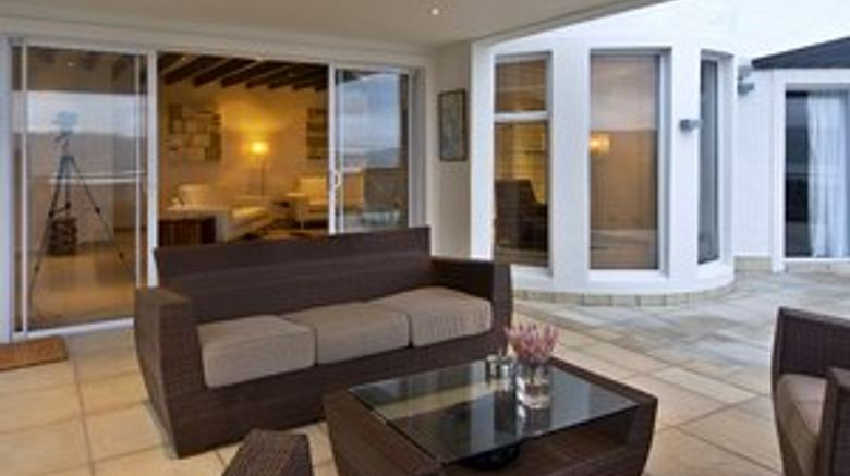 <b>Villa Afrikana Guest Suites Lobby</b> <b>Villa Afrikana Guest Suites Lobby</b>