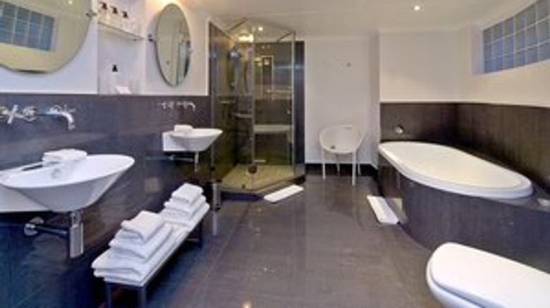 <b>Villa Afrikana Guest Suites Spa</b> <b>Villa Afrikana Guest Suites Spa</b>