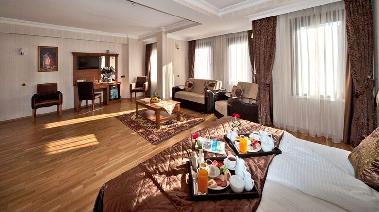 <b>Byzantium Hotel Room</b>