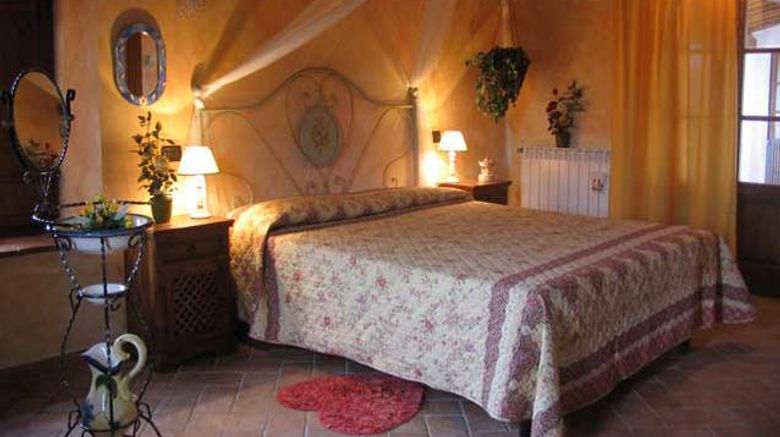 <b>Podere Palazzolo Suite</b> <b>Podere Palazzolo Suite</b>